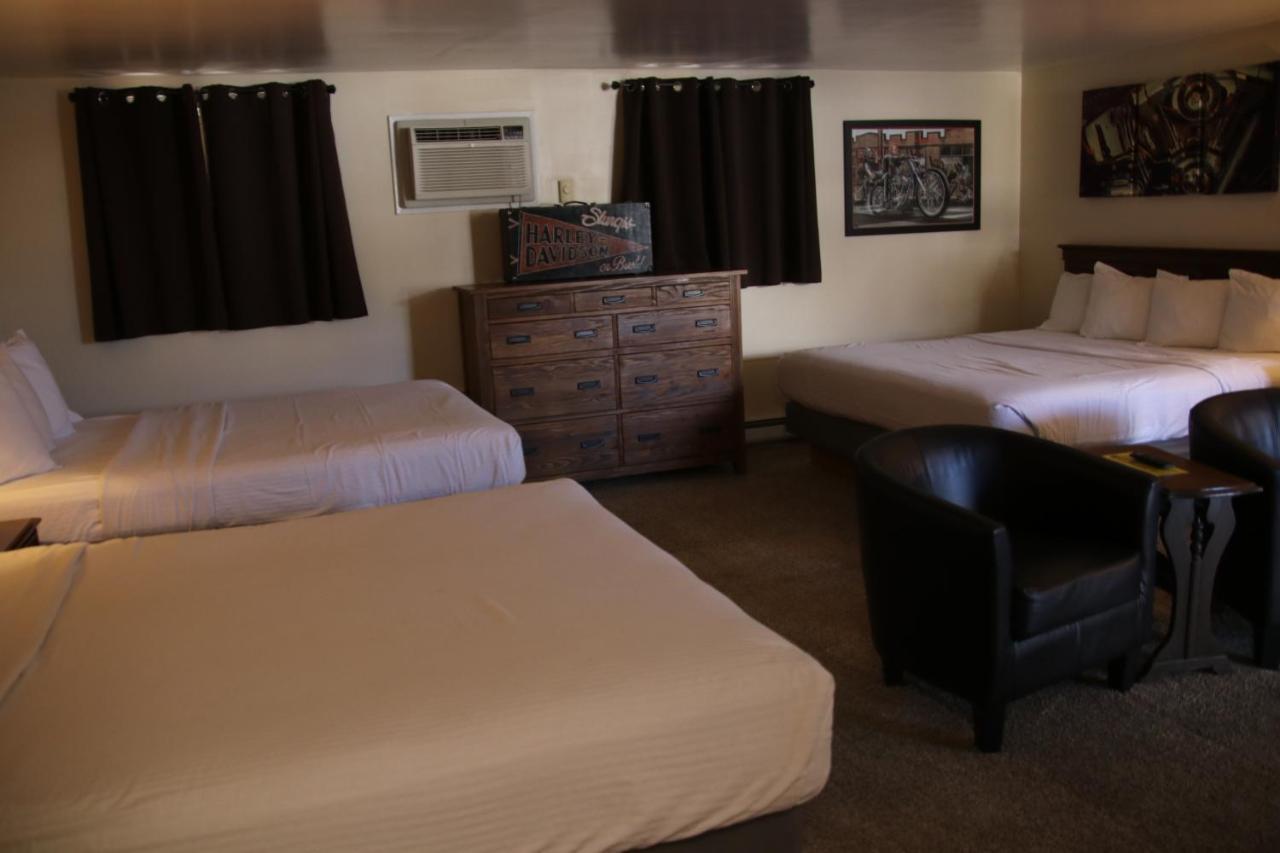 Townhouse Motel Lusk Bagian luar foto