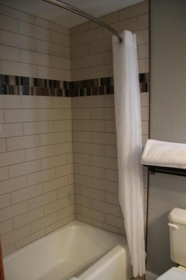 Townhouse Motel Lusk Bagian luar foto