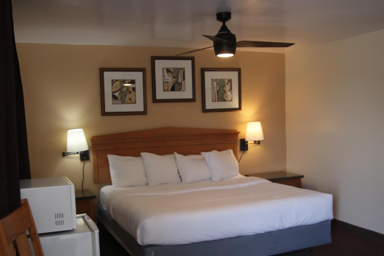 Townhouse Motel Lusk Bagian luar foto