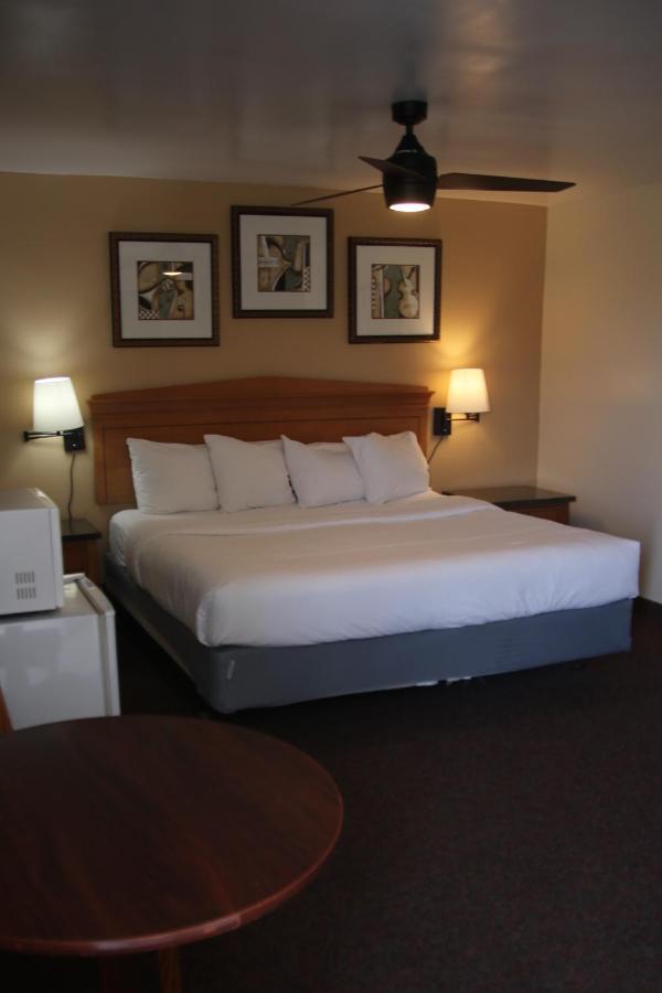 Townhouse Motel Lusk Bagian luar foto