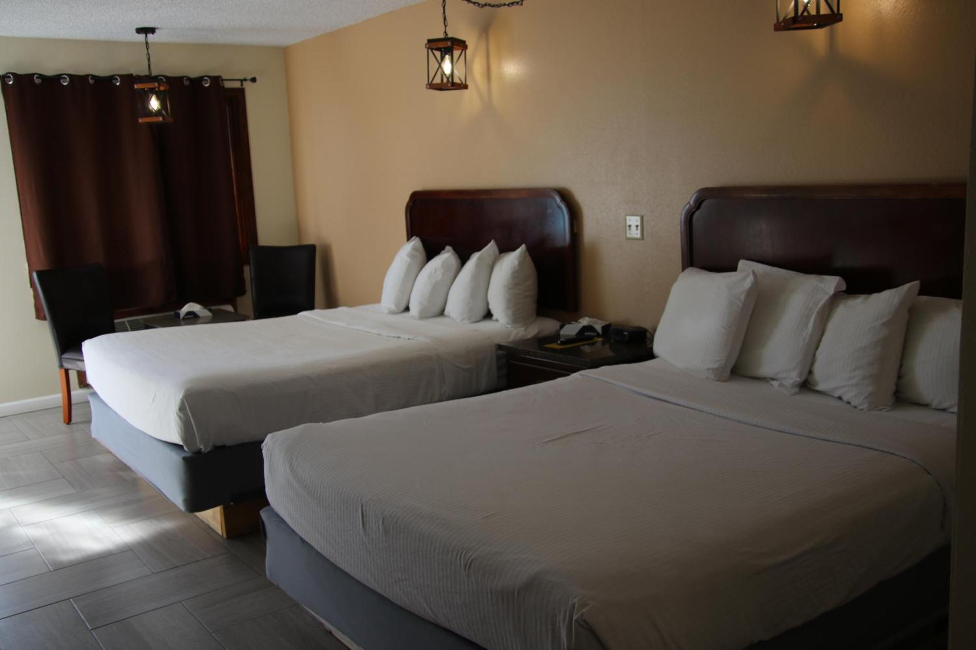 Townhouse Motel Lusk Bagian luar foto