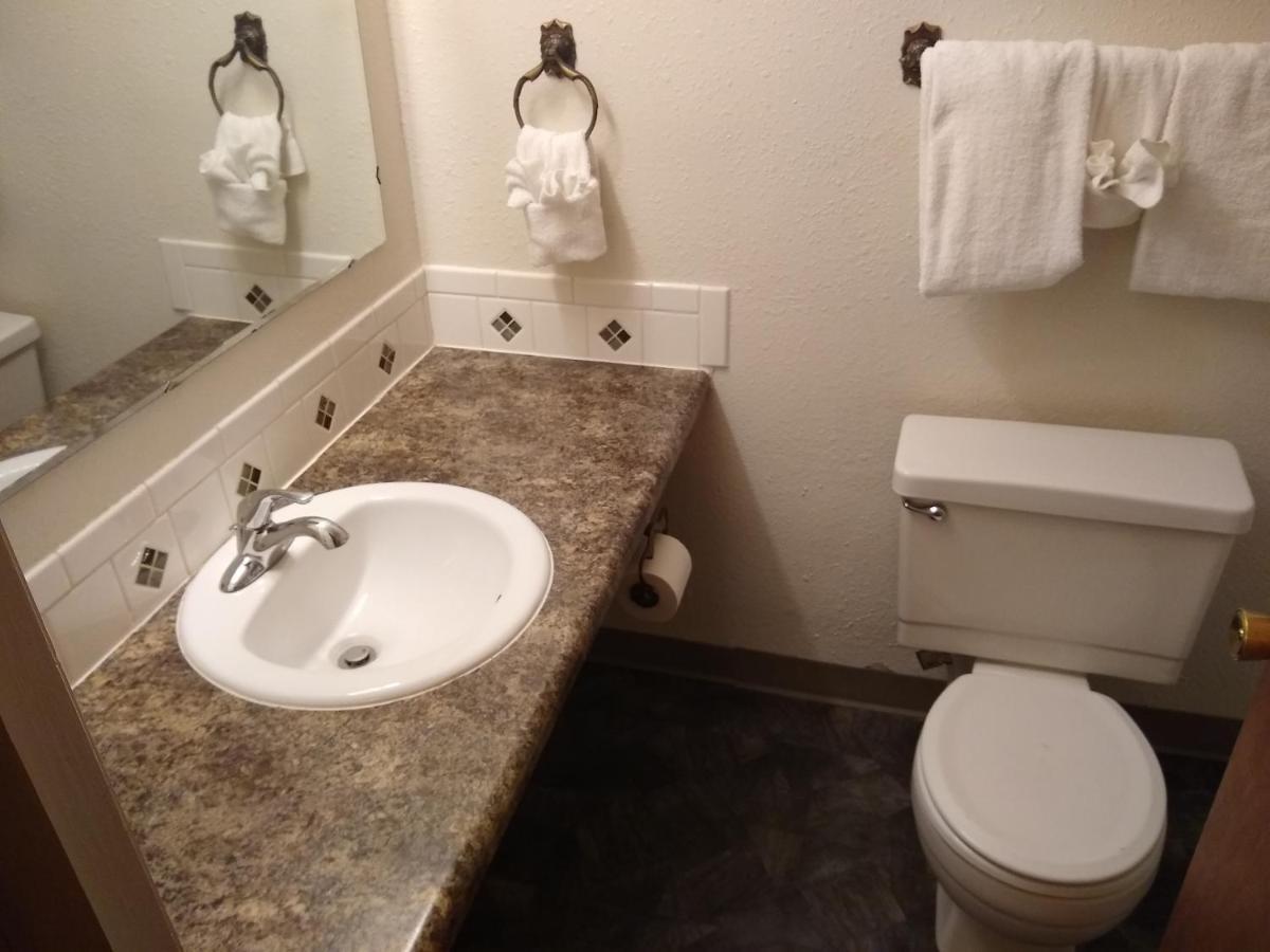 Townhouse Motel Lusk Bagian luar foto