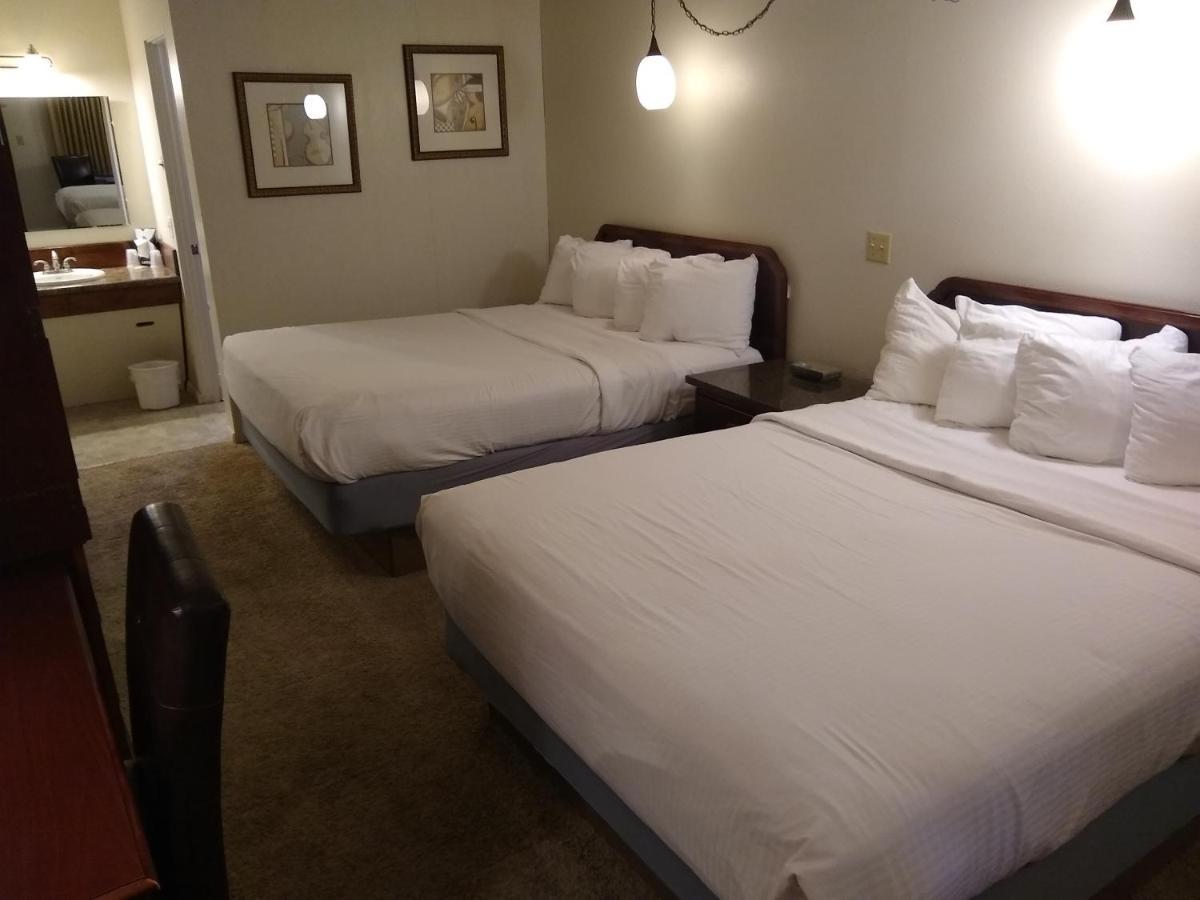 Townhouse Motel Lusk Bagian luar foto