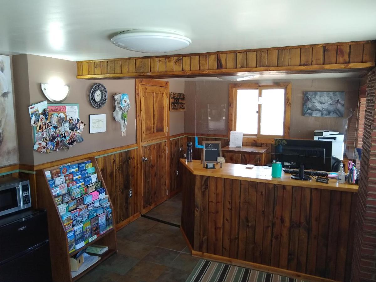 Townhouse Motel Lusk Bagian luar foto