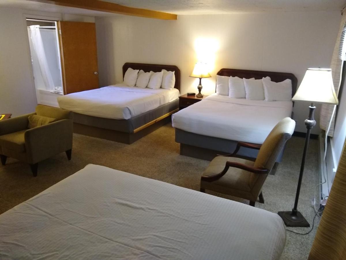 Townhouse Motel Lusk Bagian luar foto